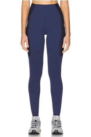 Beach Riot Allora legging en color azul marino talla L en - Navy. Talla L (también en S, XL, XS).