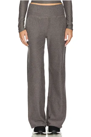 Beyond Yoga Pantalón spacedye laid back en color charcoal talla L en - Charcoal. Talla L (también en M, S, XS).