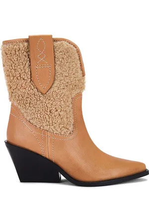 Free People Bota pitchfork point en color bronce talla 10 en - Tan. Talla 10 (también en 6, 6.5, 7, 7.5, 8, 8.5