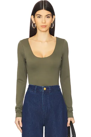 GOOD AMERICAN Body manga larga scuba scoop en color verde oliva talla 2X en - Olive. Talla 2X (también en 3X, 4X, 5X, L, M, S