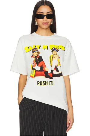 Philcos Camiseta boxy salt-n-pepa push it en color crema talla L en - Cream. Talla L (también en XL/1X).