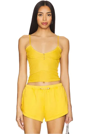 Sami Miro Camiseta de tirantes de doble capa y espalda baja en color amarillo mostaza talla L en - Mustard. Talla L (ta