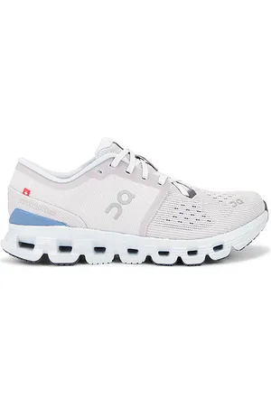 On Running Zapatilla deportiva x 4 en color gris talla 10 en - Grey. Talla 10 (también en 5.5, 6.5, 7, 7.5, 8, 8.5, 9, 9.5).