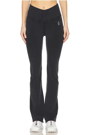 Free People Pantalón acampanado fp movement go to en color charcoal talla M/L en - Charcoal. Talla M/L (también en XL, XS/S).