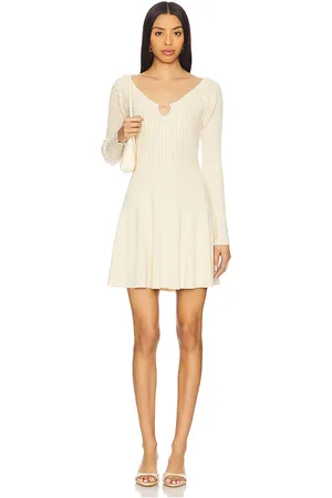 ASTR Vestido jersey sweater en color neutral talla L en - Neutral. Talla L (también en M, S, XL, XS).