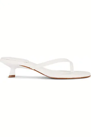 Schutz Sandalia carolyn en color talla 7 en - White. Talla 7 (también en 8).