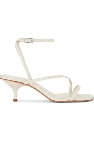 Schutz Sandalia helene en color ivory talla 7.5 en - Ivory. Talla 7.5 (también en 8, 8.5).