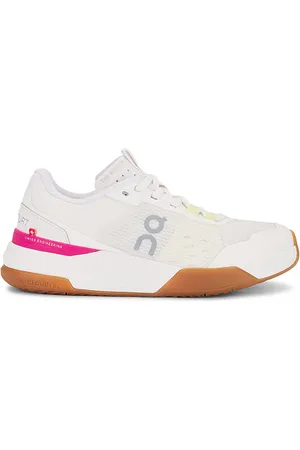 On Running Zapatilla deportiva the roger advantage pro en color ivory talla 7 en - Ivory. Talla 7 (también en 8, 8.5, 9, 9.5).