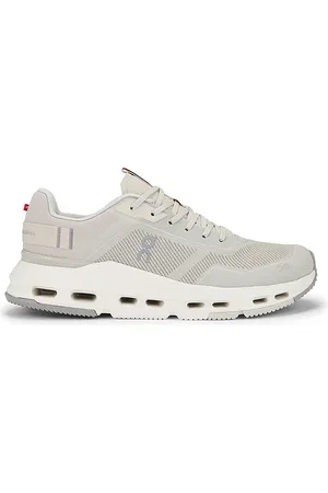 On Running Zapatillas deportivas cloudnova en color gris claro talla 10 en - Light Grey. Talla 10 (también en 11, 11.5, 12, 12.5, 13, 7, 7.5