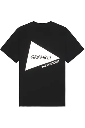Gramicci Camiseta backprint en color talla L en - Black. Talla L (también en M, S, XL/1X).