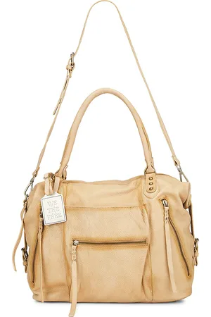 Free People Bolso emerson en color bronce talla all en - Tan. Talla all.