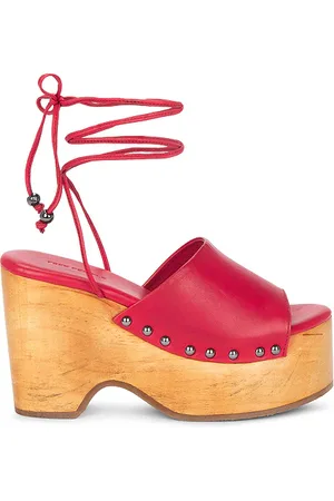 Free People Zueco envolvente. front row en color rojo talla 10 en - Red. Talla 10 (también en 6, 6.5, 7, 7.5, 8, 8.5, 9.5).