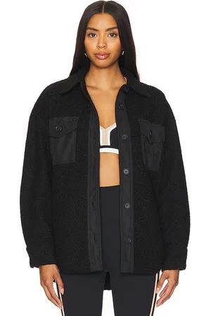 Beach Riot Chaqueta tipo sherpa noelle en color talla M en - Black. Talla M (también en L).