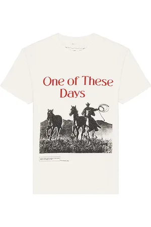 One Of These Days Camiseta en color crema talla S en - Cream. Talla S (también en XL/1X, XXL/2X).