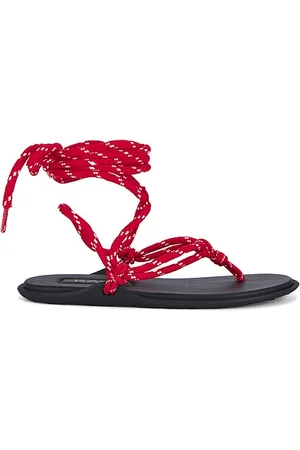 Raye Sandalia lillie en color rojo, negro talla 10 en - Red,Black. Talla 10 (también en 6, 7, 8, 9).