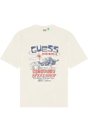 Guess Camiseta en color crema talla L en - Cream. Talla L (también en M, S, XL/1X).