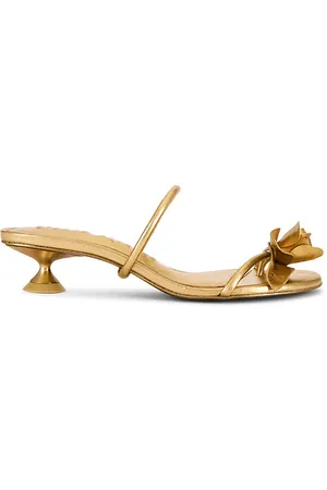 Cult Gaia Sandalia en latón cosette en color oro metálico talla 36 en - Metallic Gold. Talla 36 (también en 37, 38, 39, 40).