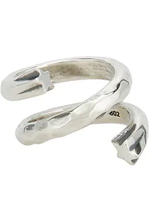 TWOJEYS Anillo de icono twisted en color plateado metálico talla 16 en - Metallic Silver. Talla 16 (también en 18, 20, 22).