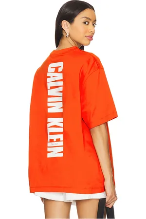 Calvin Klein Camiseta relaxed en color rojo talla L en - Red. Talla L (también en M, S, XL/1X).