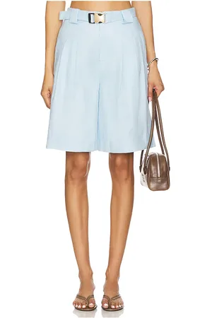 Nicholas Belinda wide leg short en color bebe azul talla 2 en - Baby Blue. Talla 2 (también en 6).