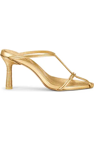 Cult Gaia Sandalia en latón nicia en color oro metálico talla 38 en - Metallic Gold. Talla 38 (también en 39).