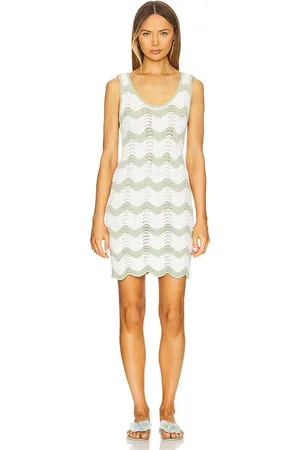 Minkpink Mini vestido de ondas de crochet jayden en color verde salvia talla L en - Sage. Talla L (también en M, S, XS).