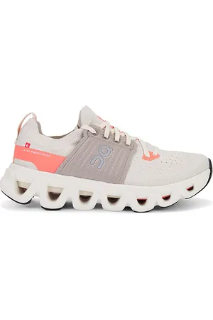 On Running Zapatilla deportiva cloudswift 4 en color crema talla 10 en Cream & Salm - Cream. Talla 10 (también en 11, 5, 6, 6.5, 7, 7.5, 8, 8.5, 9, 9.5).
