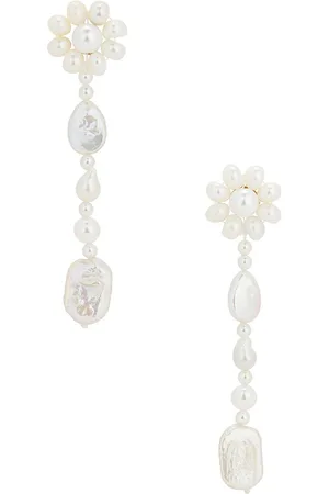 Shashi Pendientes largos geranuim en color ivory talla all en - Ivory. Talla all.