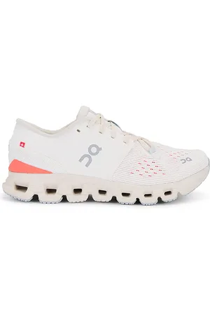 On Running Zapatilla deportiva cloud x 4 en color ivory talla 10 en Ivory & Salm - Ivory. Talla 10 (también en 6, 6.5, 7, 7.5, 8, 8.5, 9, 9.5).