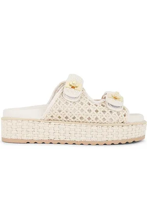 Steve Madden Sandalia big schmona en color crema talla 6 en - Cream. Talla 6 (también en 8.5).