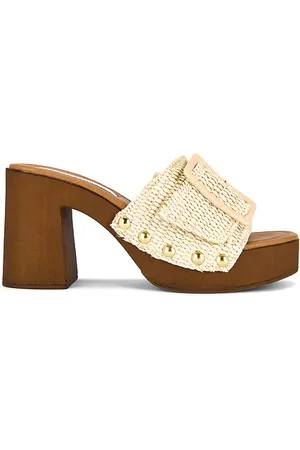Steve Madden Zueco marlena en color bronce talla 10 en - Tan. Talla 10 (también en 5, 6, 7, 8, 9).