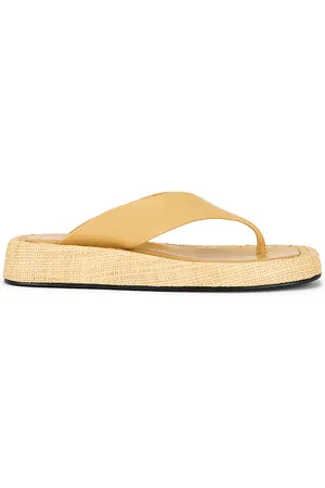 Raye Sandalia chris en color bronce talla 5 en - Tan. Talla 5 (también en 6, 7, 8, 9).