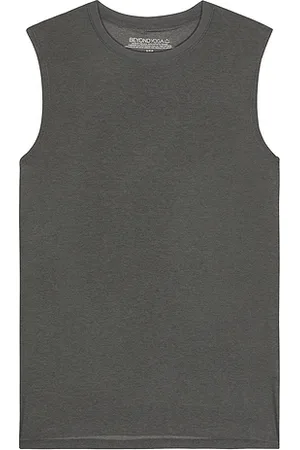 Beyond Yoga Camiseta tirantes freelo en color charcoal talla L en - Charcoal. Talla L (también en M, S, XL/1X).
