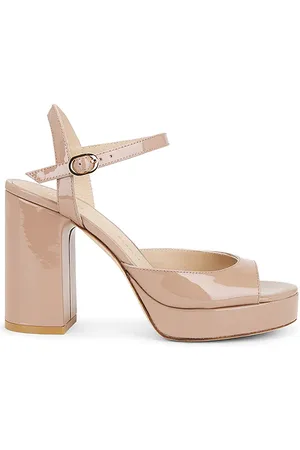 Stuart Weitzman Sandalia dayna en color bronce talla 10 en - Tan. Talla 10 (también en 6, 6.5, 7, 7.5, 8, 8.5, 9, 9.5).