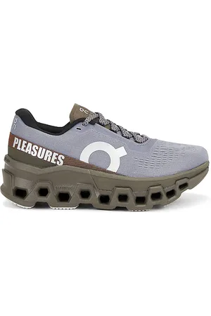On Running Zapatilla deportiva cloudmaster en color gris talla 10 en - Grey. Talla 10 (también en 10.5, 11, 5, 5.5, 6, 6.5, 7, 7.5, 8, 8.5, 9