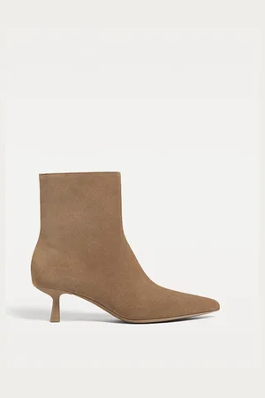 Stradivarius Botines tacón fino serraje 24