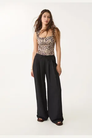 Stradivarius Body poliamida escote cuadrado 28
