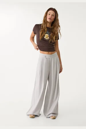 Stradivarius Pantalón fluido pinzas con lino 26