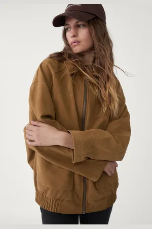 Stradivarius Cazadora bolsillos efecto ante 24