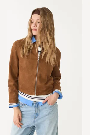 Stradivarius Cazadora cremallera efecto ante 24