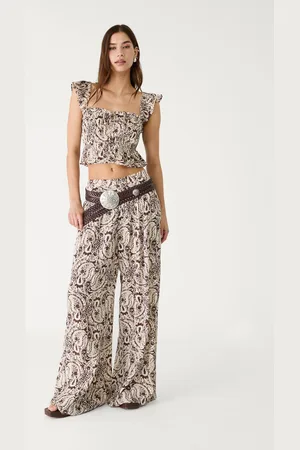 Stradivarius Top fluido volantes estampado 28