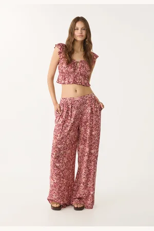 Stradivarius Top fluido volantes estampado 28