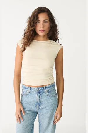 Stradivarius Camiseta básica fitted fruncida 28