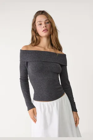Stradivarius Camiseta hombros descubiertos 30