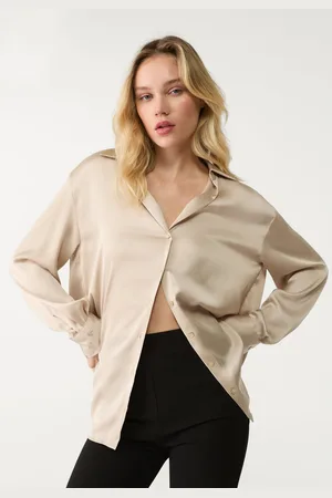 Stradivarius Camisa satén cuello solapa 30