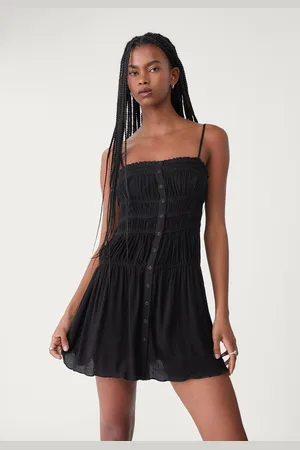 Stradivarius Vestido corto tirantes 30
