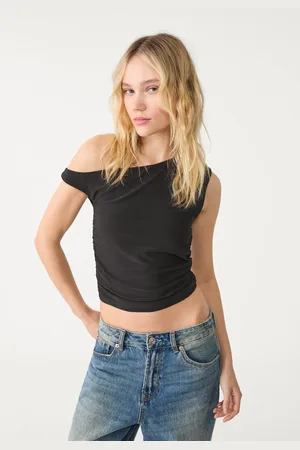 Stradivarius Camiseta corta asimétrica frunce 28