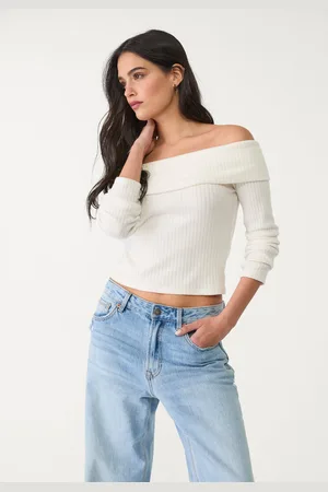 Stradivarius Camiseta hombros descubiertos 26