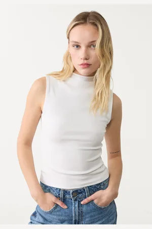 Stradivarius Camiseta básica ajustada cuello perkins 26