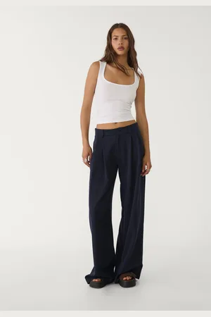 Stradivarius Camiseta escote cuadrado 28